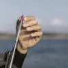 Junta tórica para varillas de pesca submarina. Sujetan la aletilla o muerte. Ayudan a apuntar. Marca One Shot. Immersvs. Color rosa flúor, amarillo flúor y blanco.