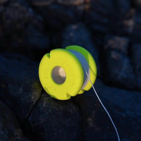 Marcadora One Shot de Pesca Submarina color amarillo flúor. Accesorio de pesca que va en el cinturón