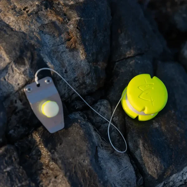 Marcadora One Shot de Pesca Submarina color amarillo flúor. Accesorio de pesca que va en el cinturón