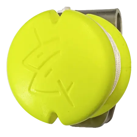Marcadora One Shot de Pesca Submarina color amarillo flúor. Accesorio de pesca que va en el cinturón