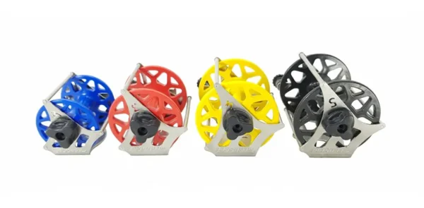 Carretes de pesca submarina modelo Fire Plus de la marca Meandros. Comparativa de los 4 tamaños y colores.