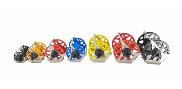 Carretes de pesca submarina modelo Standard Plus de la marca Meandros. Comparativa de los 5 tamaños y colores.