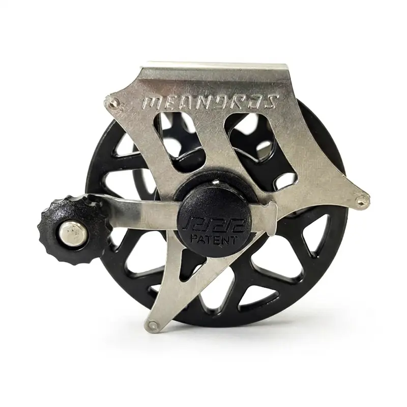 Carrete vertical de pesca submarina Fire Plus de la marca Meandros. Con manivela extensible y sistema de desbloqueo automático.
